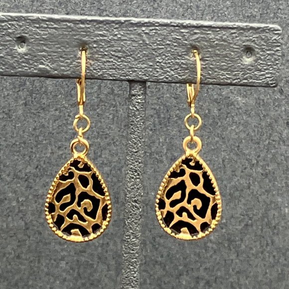 Vintage Jewelry - Dangle Pierced Earrings Animal Leopard Print Gold Black Back Exotic Teardrop